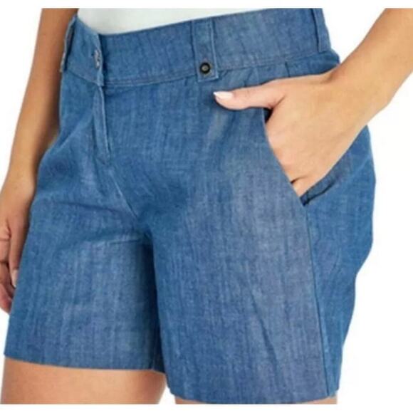 ISAAC MIZRAHI Flat Front Shorts 100% Cotton in Chambray Blue Women's Size 16 - Picture 1 of 10